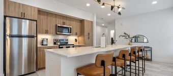 The Continental, powered by Placemakr - Downtown - Market Square