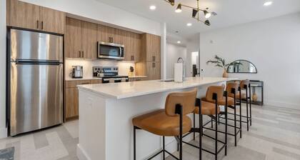 The Continental, powered by Placemakr - Downtown - Market Square