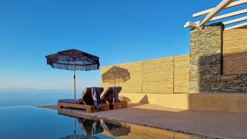 Luxury Studio Suite, Private Pool, Sea View | Private pool