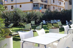 Apartment | Outdoor dining