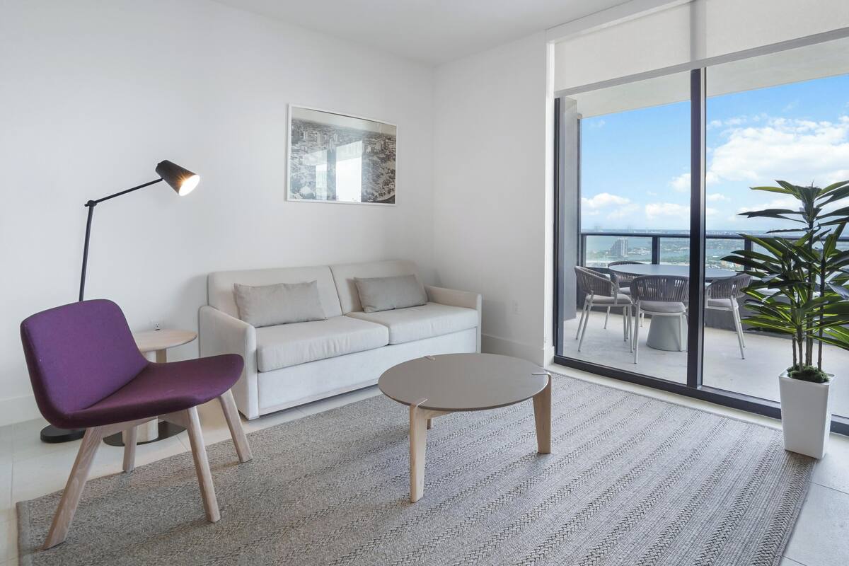 Apartment, 3 Bedrooms, Balcony, Bay View | Living room