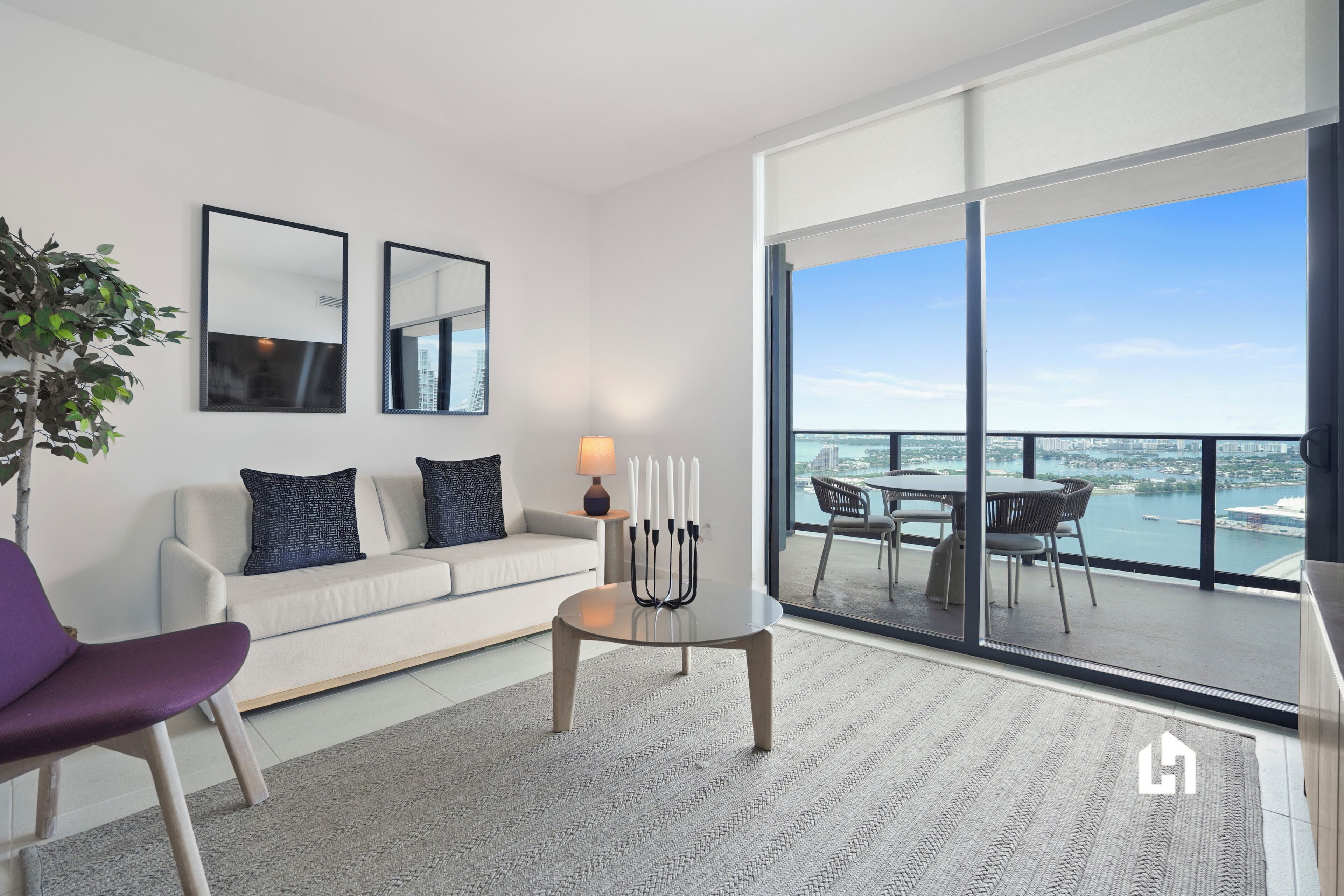 Apartment, 3 Bedrooms, Balcony, Ocean View | Living area