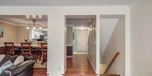 3-bedroom townhome in peaceful Springfield with WiFi, AC