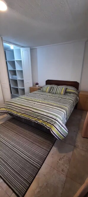 1 bedroom, iron/ironing board, WiFi, bed sheets