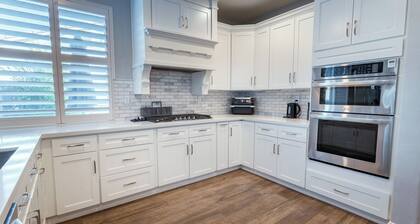 Luxury Getaway with Heated Pool and Hot Tub