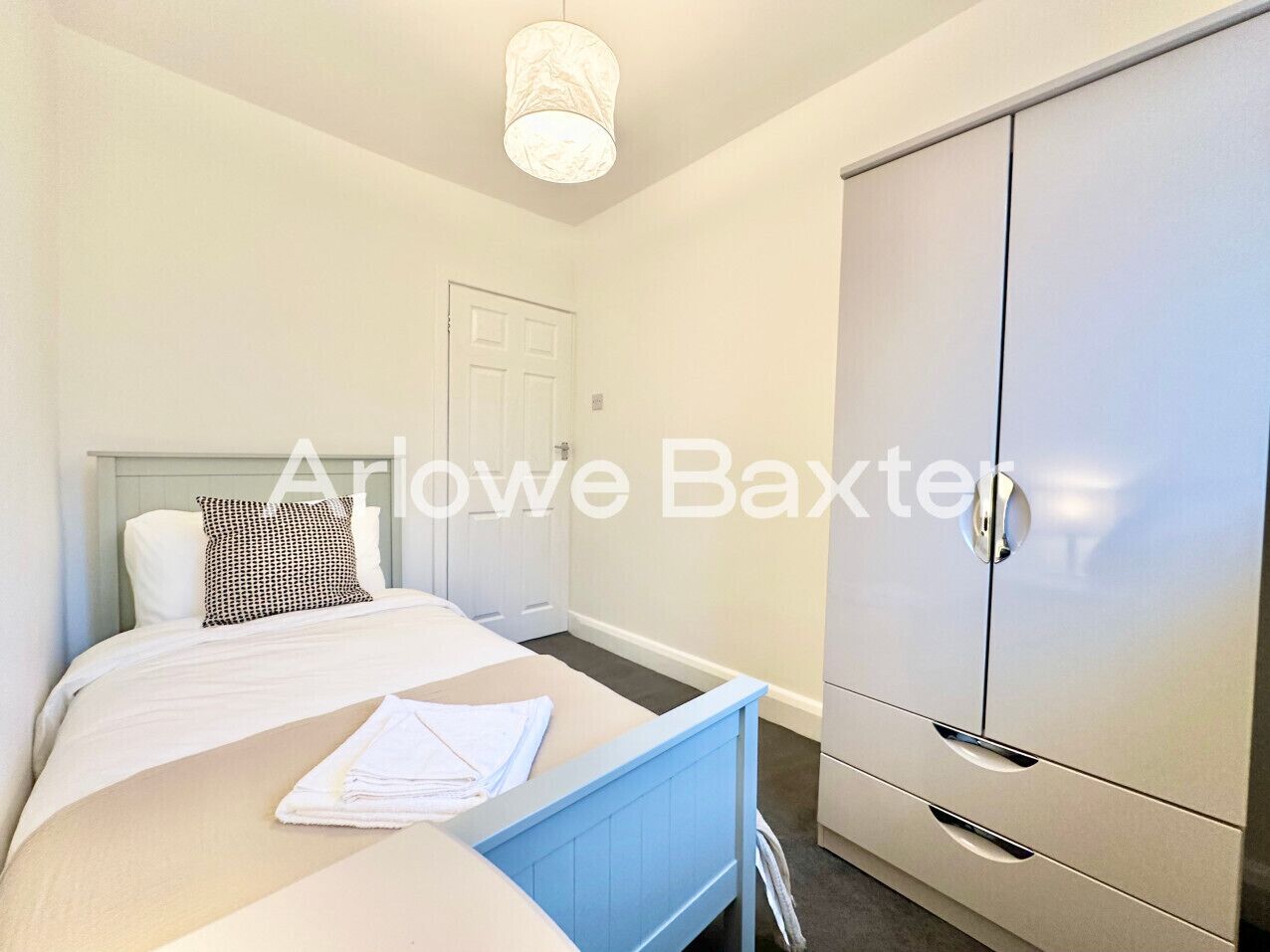 4 bedrooms, desk, iron/ironing board, travel cot
