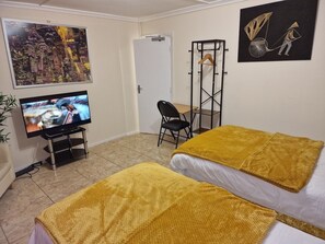 4 bedrooms, iron/ironing board, free WiFi, bed sheets