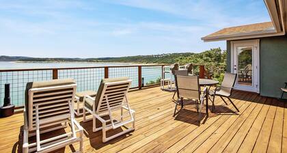 Waterfront | Direct Lake Access | Pool Table