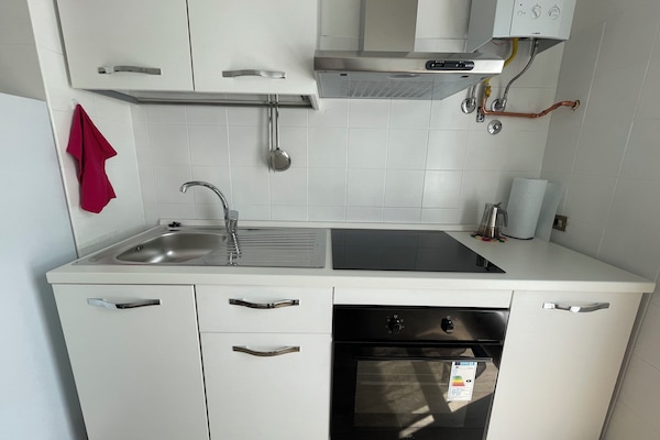 Frigorifero, forno, piano cottura, lavastoviglie