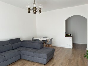 Televisor intel·ligent i llibres