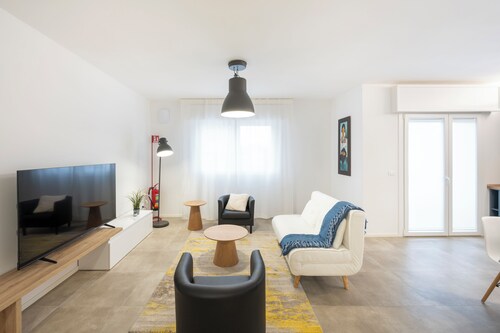 Comfortable Lux three-room apartment near Pordenone Hospital with all comforts