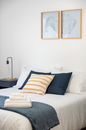 3 Schlafzimmer, Schreibtisch, Bügeleisen/Bügelbrett, WLAN