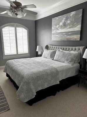 3 habitaciones, tabla de planchar con plancha, wifi y ropa de cama 