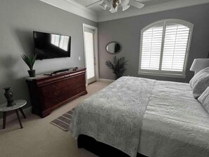 3 bedrooms, iron/ironing board, WiFi, bed sheets