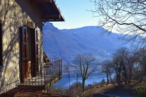 Beautiful cottage a few miles from Bellagio with stunning views of Lake Como