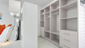 2 bedrooms, iron/ironing board, WiFi, bed sheets - Genesis Residences Shoal Bay - 2 Bedroom Penthouse Upstairs  (The Cove)