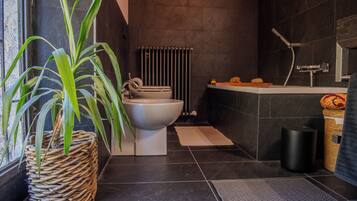 House, Patio, Mountain View | Bathroom | Towels