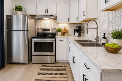 Cozy Modern Townhome in Unbeatable Chesterton Location