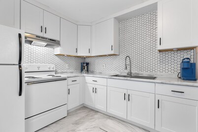 Cozy Modern Townhome in Unbeatable Chesterton Location