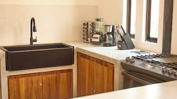 微波炉、烤箱、炉灶