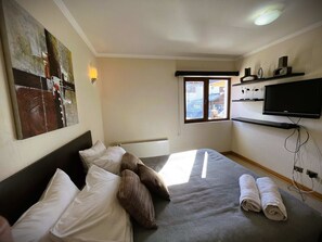 1 bedroom, WiFi, bed sheets