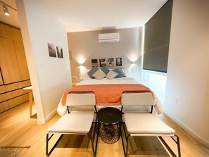 1 habitación, tabla de planchar con plancha, wifi y ropa de cama