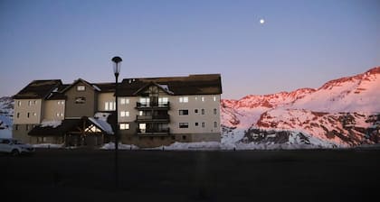 HOM I Depto Amplio 4PAX con Vista a la Cordillera