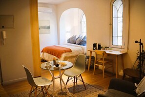 1 bedroom, desk, iron/ironing board, WiFi - HOM I Wifi AirAcond Cafe Encanto Arte Lastarria (Santiago)