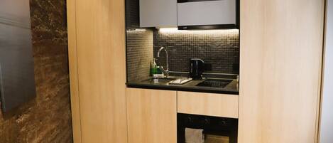 Refrigerador, microondas, horno, placa de cocina