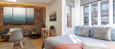 1 chambre, bureau, fer et planche à repasser, Wi-Fi