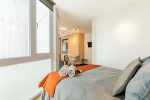 1 bedroom, desk, iron/ironing board, WiFi