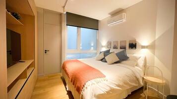 1 makuuhuone, työpöytä, silitysrauta/-lauta, Wi-Fi