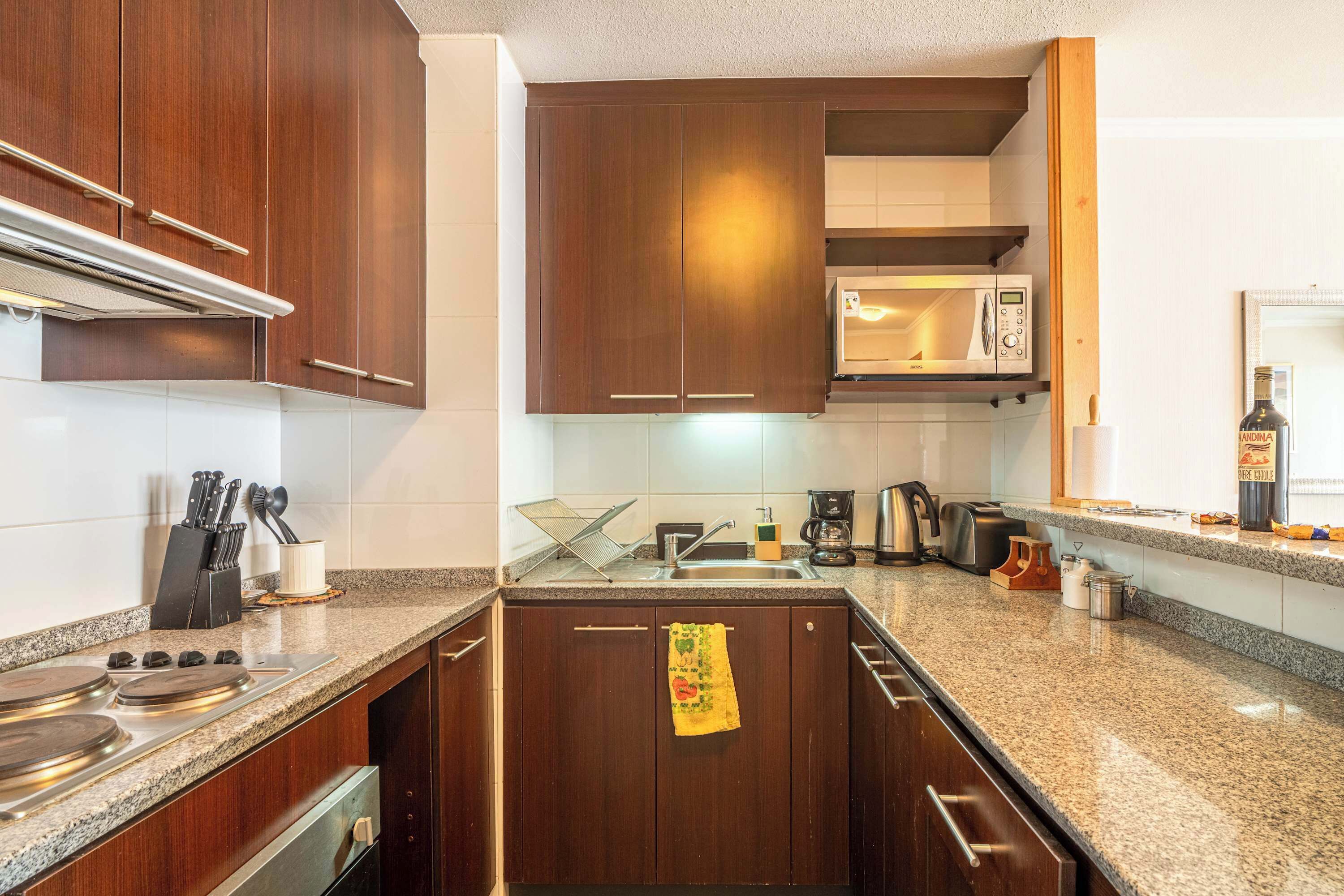 Cafetera/tetera, refrigerador, microondas, horno