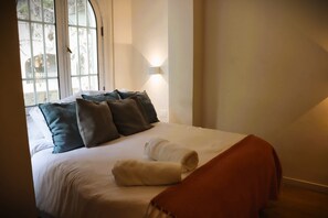 1 bedroom, desk, iron/ironing board, WiFi