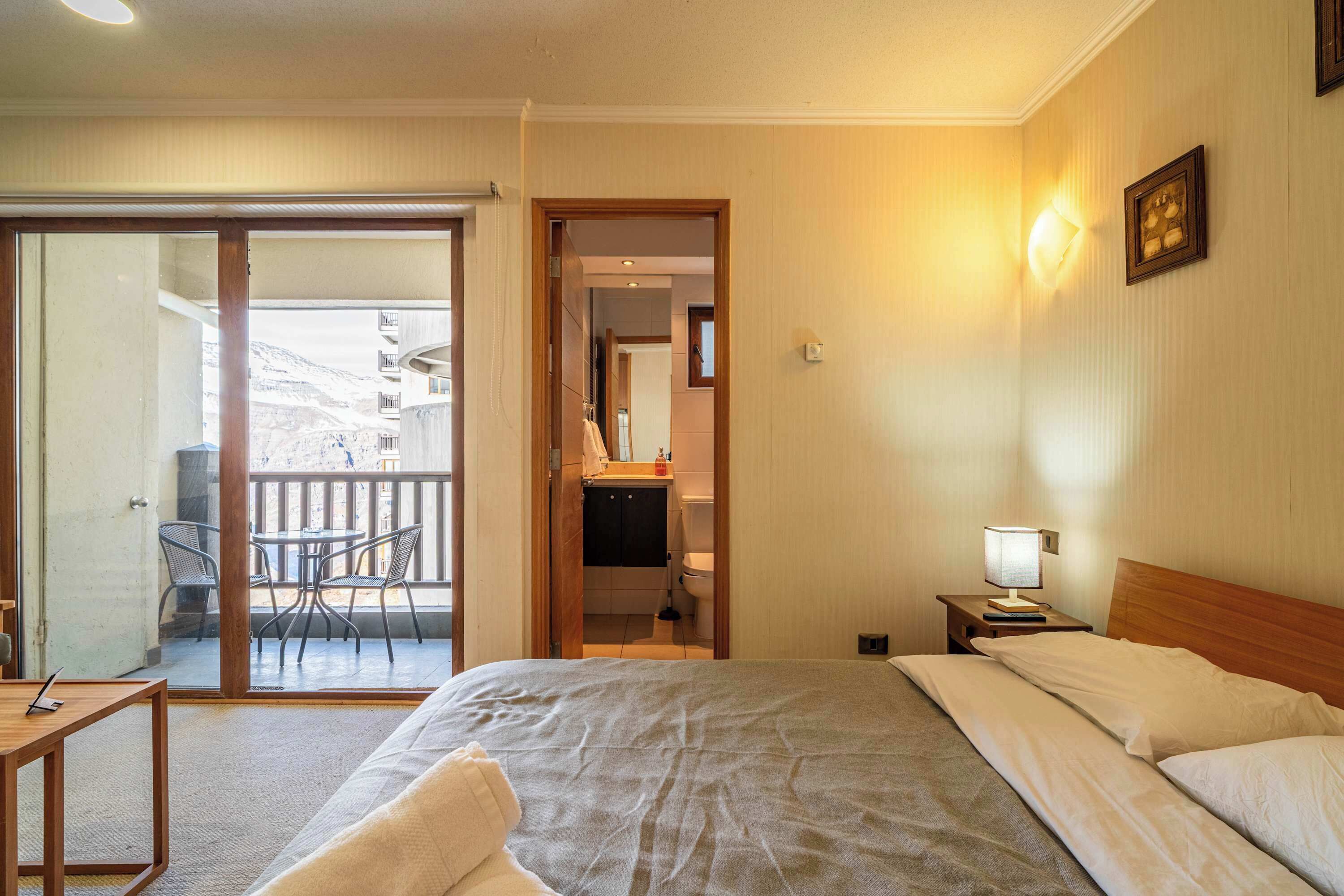 1 habitación, tabla de planchar con plancha, wifi y ropa de cama 