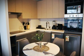 Fridge, microwave, oven, stovetop