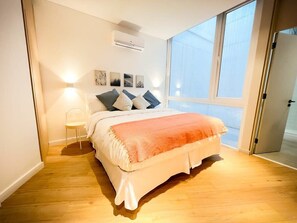 2 bedrooms, desk, iron/ironing board, WiFi