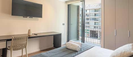 1 habitación, tabla de planchar con plancha, wifi y ropa de cama