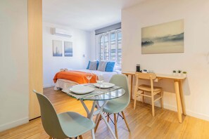 1 bedroom, desk, iron/ironing board, WiFi