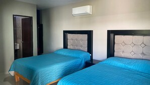 Basic Double Room, 2 Double Beds - Hotel el Milagro (El Fuerte)