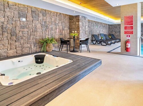 HOM I 2D2B Piscina, Estacionamiento Privado, Gym