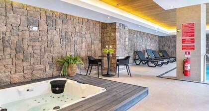 HOM I 2D2B Piscina, Estacionamiento Privado, Gym