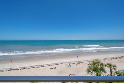 Stunning Oceanfront 2BR/2BA Condo with Breathtaking Views and Beach Access!
