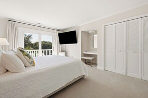 6 bedrooms, iron/ironing board, free WiFi, bed sheets