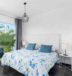 4 makuuhuonetta, silitysrauta/-lauta, Wi-Fi, vuodevaatteet