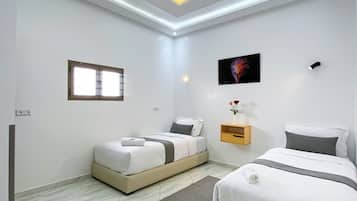 Ropa de cama de alta calidad, caja fuerte, tabla de planchar con plancha