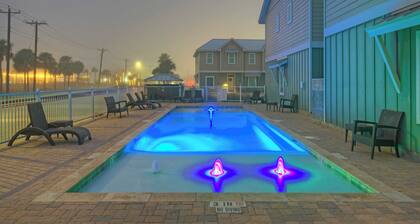Villa La Isla Family Condo With Pool, Near Corpus Christi's Best Beaches & Dining