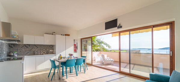 Living area - White Sea House - Great apt w/ sea view, WiFi, A/C (Olbia)