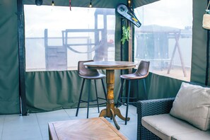 Dining - Spacious 3BR Family Haven in Walvis Bay – 30 Min to Swakopmund! Self-Catering (Walvis  Bay)