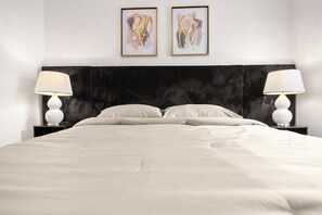 3 habitaciones, tabla de planchar con plancha, wifi y ropa de cama 